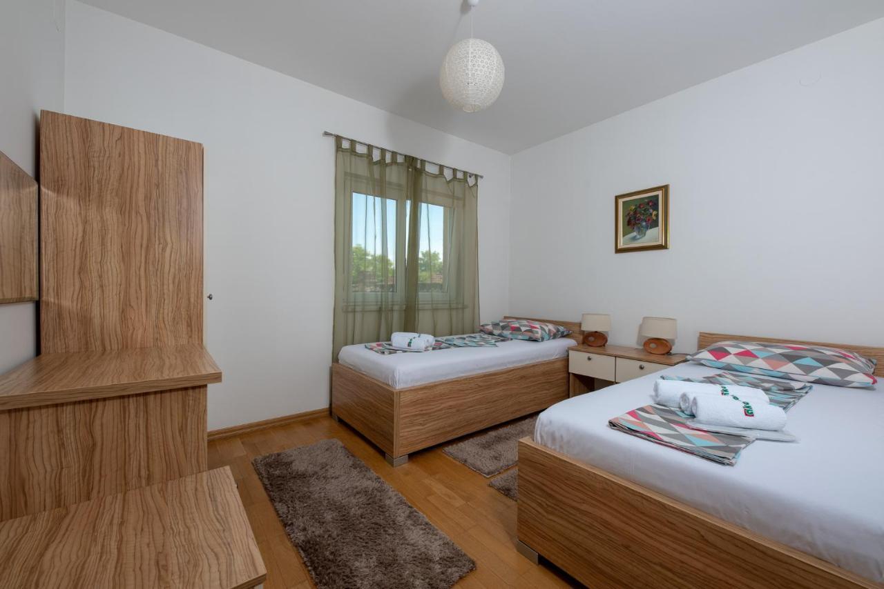 Apartmani Spoljar Zupanja Exterior photo