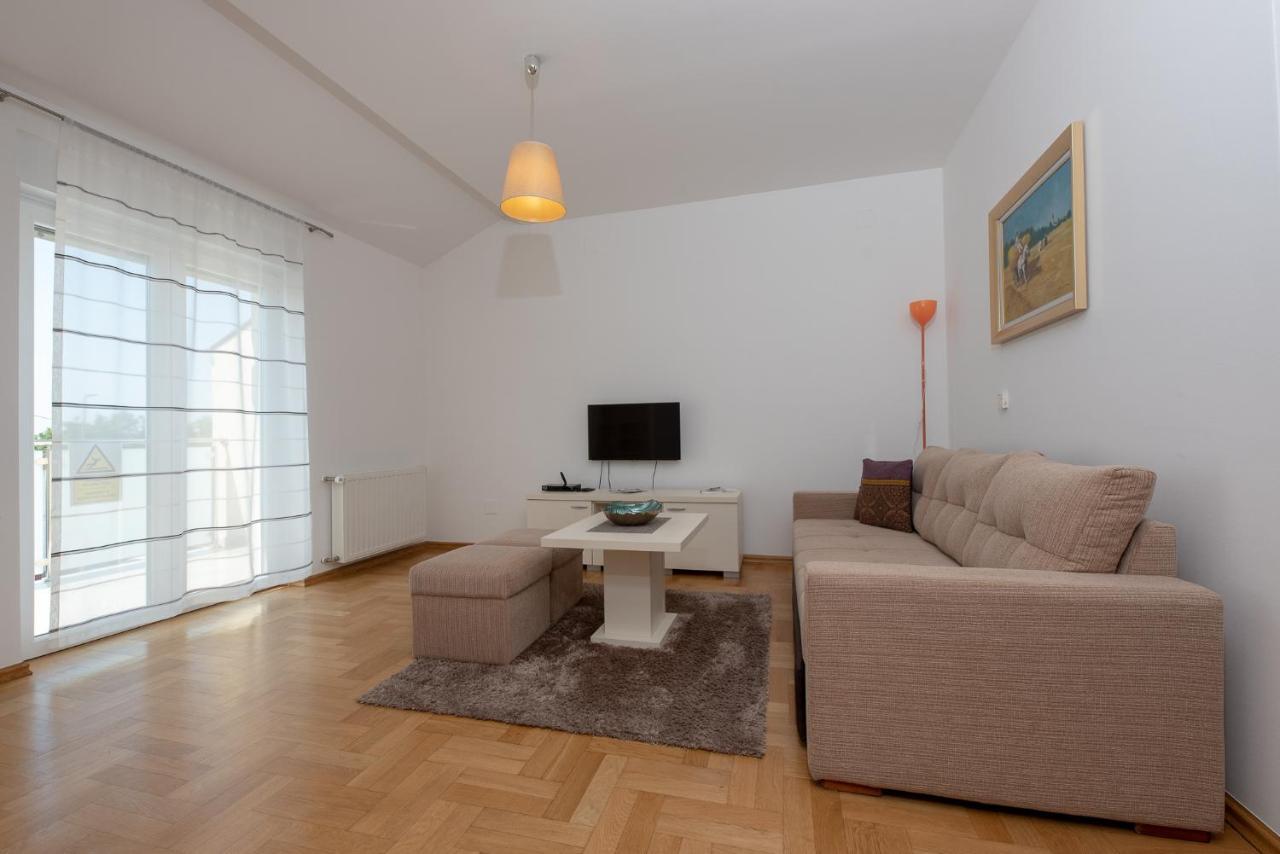 Apartmani Spoljar Zupanja Exterior photo